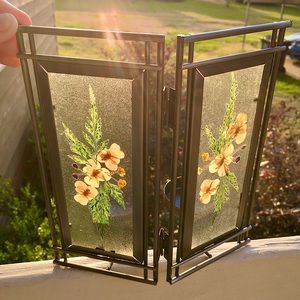🌼 Pressed Flower Screen w/ Candle Holders